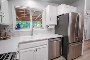 2246 Dale Ave, Eugene, OR 97408 - Photo 8
