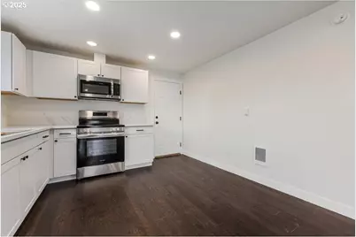 1432 NE 10th Ave, McMinnville, OR 97128 - Photo 10