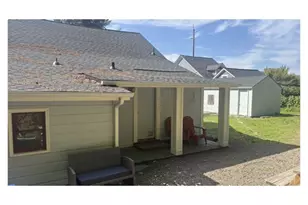 210 Washington St, Oregon City, OR 97045 - Photo 1