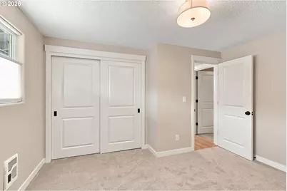 9137 N Geneva Ave, Portland, OR 97203 - Photo 12