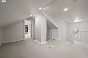 7327 N Oatman Ave, Portland, OR 97217 - Photo 16