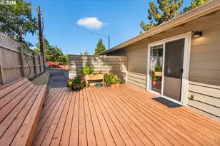 3060 SW 35th Ct, Redmond, OR 97756 - Photo 10