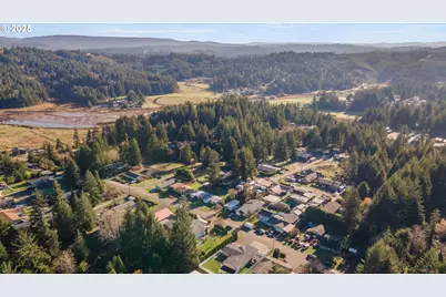 1735 Pennsylvania St, Coos Bay, OR 97420 - Photo 26