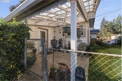 1735 Pennsylvania St, Coos Bay, OR 97420 - Photo 36