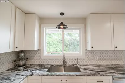 7500 Spring Valley Rd, Salem, OR 97304 - Photo 12