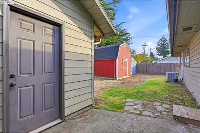 12731 NE Clackamas St, Portland, OR 97230 - Photo 20