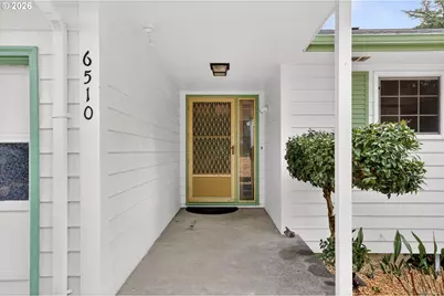 6510 SW 33rd Pl, Portland, OR 97239 - Photo 4