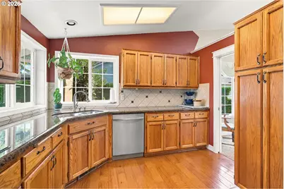1549 SW Fellows St, McMinnville, OR 97128 - Photo 8