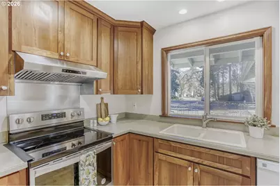 19605 SW Madeline St, Beaverton, OR 97078 - Photo 16