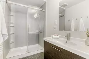 19605 SW Madeline St, Beaverton, OR 97078 - Photo 20