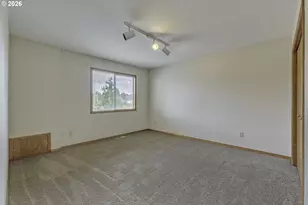 17799 NW Elkcrest Ct, Portland, OR 97229 - Photo 28