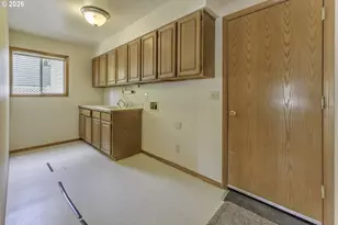 17799 NW Elkcrest Ct, Portland, OR 97229 - Photo 24