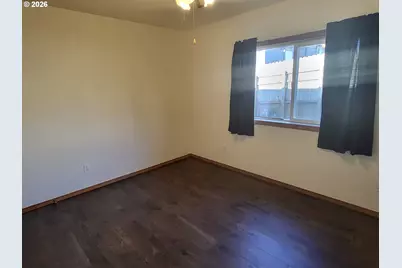 963 Crocker St, Coos Bay, OR 97420 - Photo 32