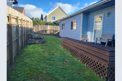 963 Crocker St, Coos Bay, OR 97420 - Photo 2