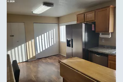 963 Crocker St, Coos Bay, OR 97420 - Photo 14