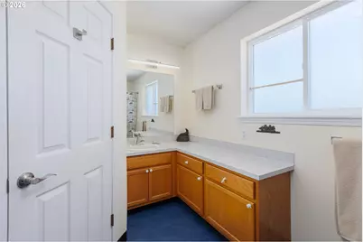 202 NW Oceania Dr, Waldport, OR 97394 - Photo 20