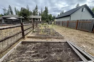 25371 Perkins Rd, Veneta, OR 97487 - Photo 6
