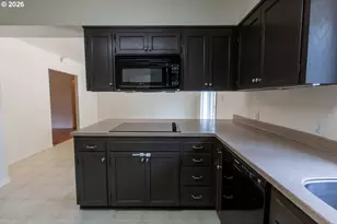 25371 Perkins Rd, Veneta, OR 97487 - Photo 10