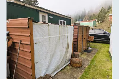 200 Woodpecker Ln, Elkton, OR 97436 - Photo 14