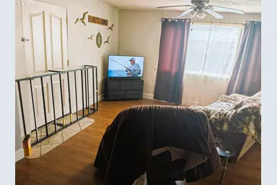 200 Woodpecker Ln, Elkton, OR 97436 - Photo 6