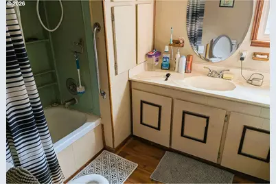 200 Woodpecker Ln, Elkton, OR 97436 - Photo 10