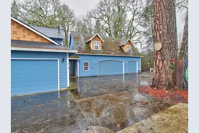 13392 SW Bradley Ln, Portland, OR 97224 - Photo 2