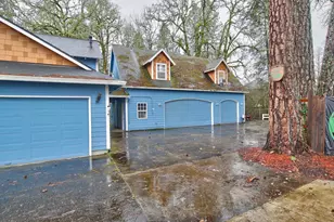 13392 SW Bradley Ln, Portland, OR 97224 - Photo 2