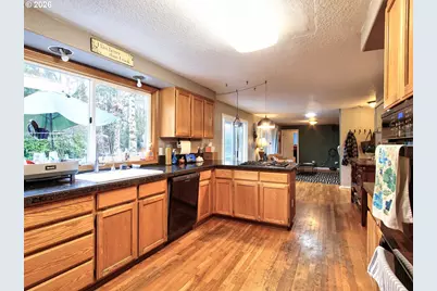 13392 SW Bradley Ln, Portland, OR 97224 - Photo 8