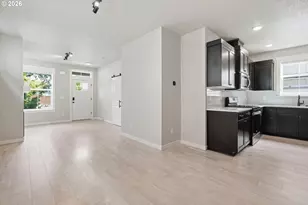 2364 SE Audubon Ave, Salem, OR 97302 - Photo 8