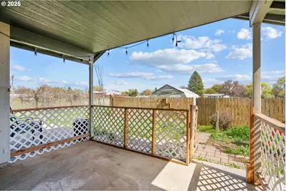 335 SE Third St, Irrigon, OR 97844 - Photo 18