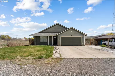 335 SE Third St, Irrigon, OR 97844 - Photo 2