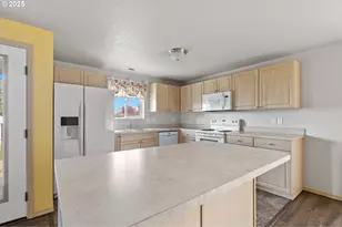 335 SE 3rd St, Irrigon, OR 97844 - Photo 4