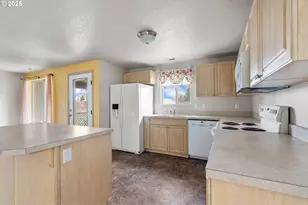 335 SE 3rd St, Irrigon, OR 97844 - Photo 6