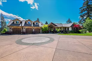 422 Jasmine Wy, Roseburg, OR 97471 - Photo 2