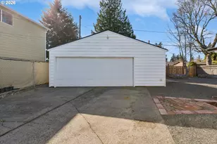 2137 SE 179th Ave, Portland, OR 97233 - Photo 32