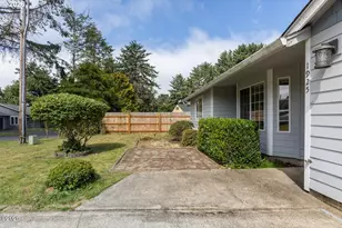 1925 NW 38th St, Lincoln City, OR 97367 - Photo 2