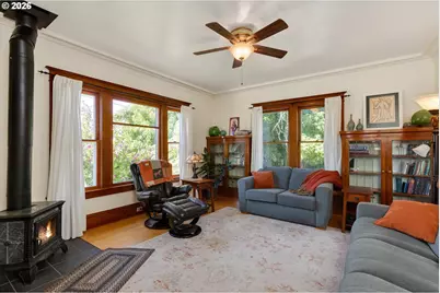 990 Taylor St, Mount Angel, OR 97362 - Photo 8