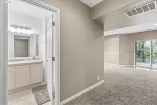 2728 Hallmark Ln, Eugene, OR 97402 - Photo 40