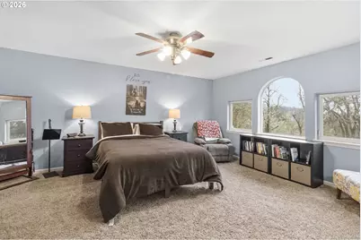 2728 Hallmark Ln, Eugene, OR 97402 - Photo 24