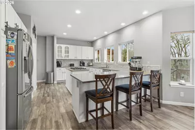 2728 Hallmark Ln, Eugene, OR 97402 - Photo 10