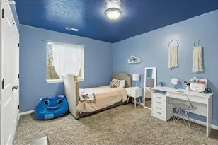 2728 Hallmark Ln, Eugene, OR 97402 - Photo 32