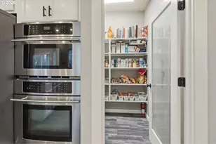 2728 Hallmark Ln, Eugene, OR 97402 - Photo 16