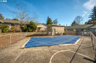3114 SW Carson St, Portland, OR 97219 - Photo 4