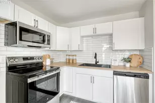 3114 SW Carson St, Portland, OR 97219 - Photo 10