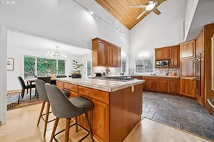 21 Del Prado St, Lake Oswego, OR 97035 - Photo 18