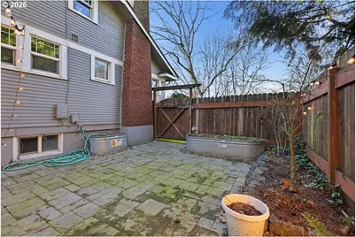 996 W 8th Ave, Eugene, OR 97402 - Photo 40