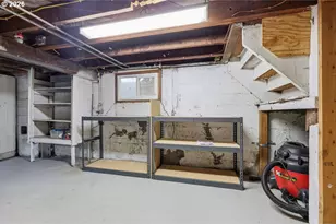 996 W 8th Ave, Eugene, OR 97402 - Photo 30