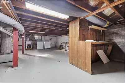 996 W 8th Ave, Eugene, OR 97402 - Photo 32