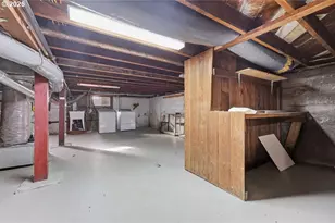 996 W 8th Ave, Eugene, OR 97402 - Photo 34