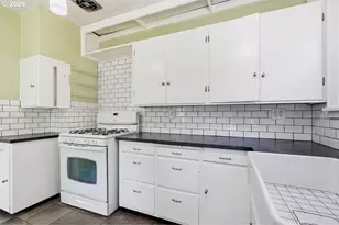 996 W 8th Ave, Eugene, OR 97402 - Photo 28